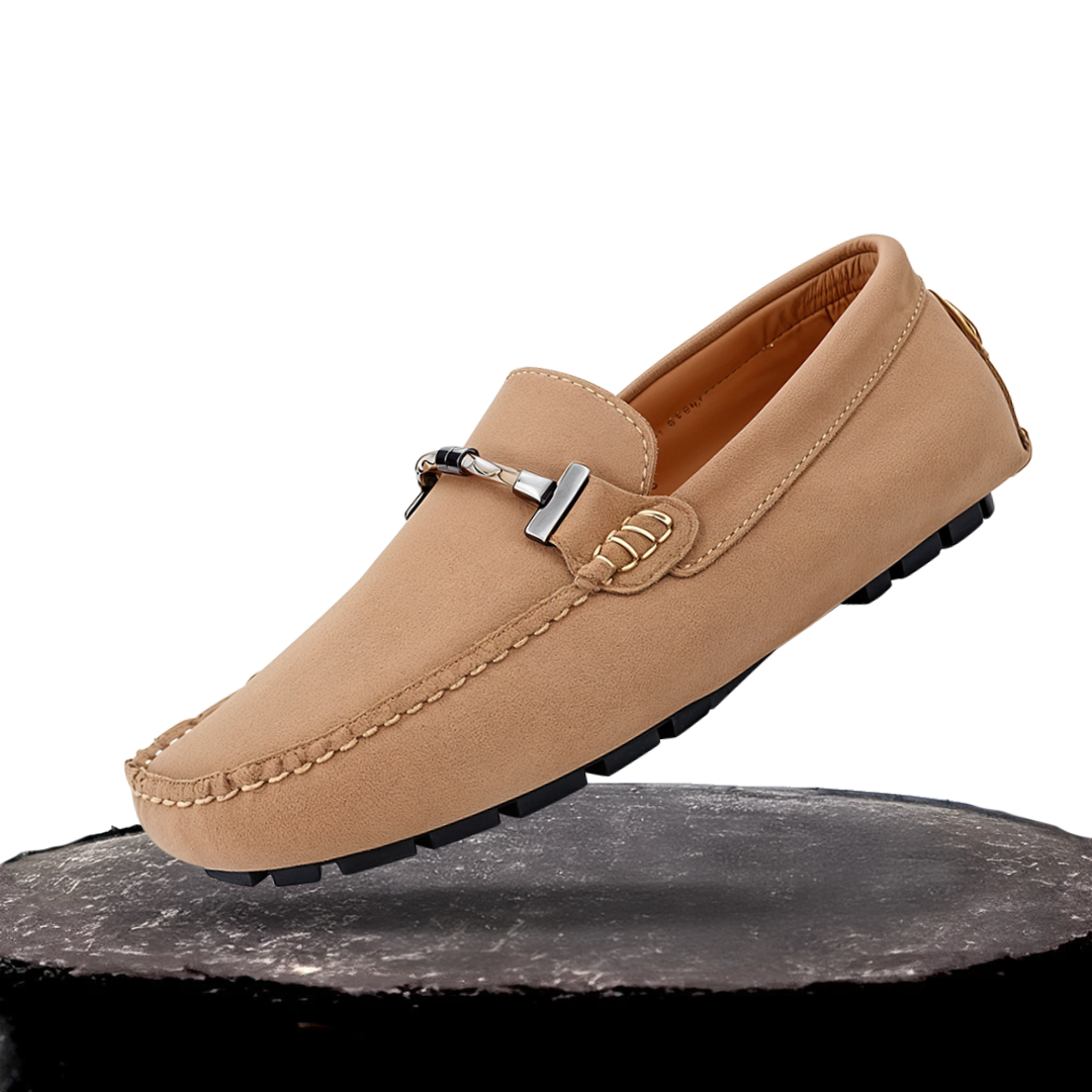 Breathable slip-on shoes without laces