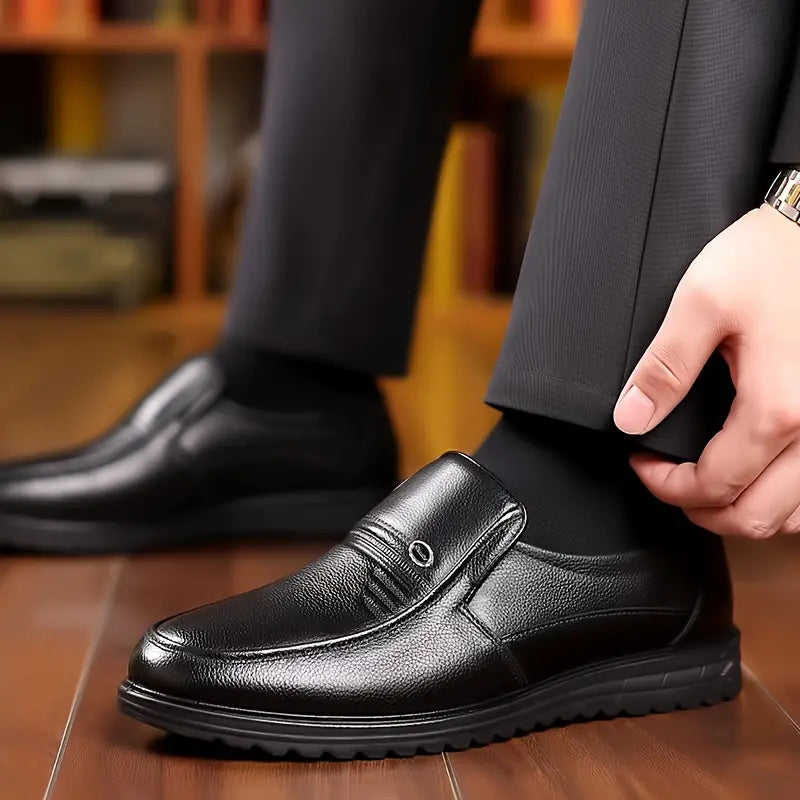 Comfortable Cowhide Leather Loafer