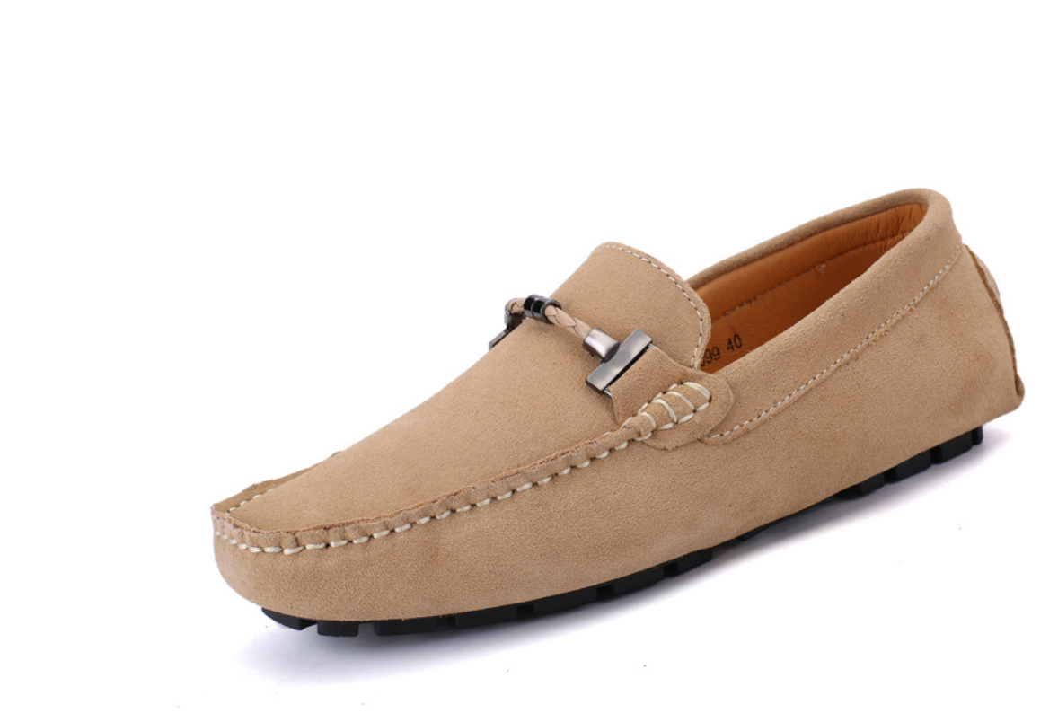 Breathable slip-on shoes without laces